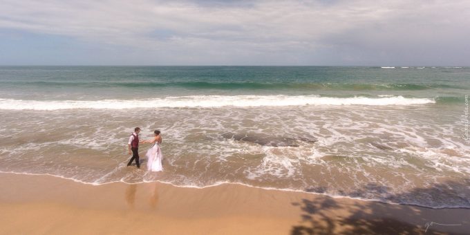 Fotografía de Boda con Dron en la playa de Punta Uva (Puerto Viejo de Limón, Costa Rica)