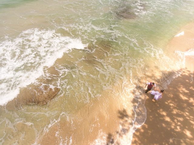 Fotografía con dron de Boda en la playa de Punta Uva (Puerto Viejo de Limón, Costa Rica)
